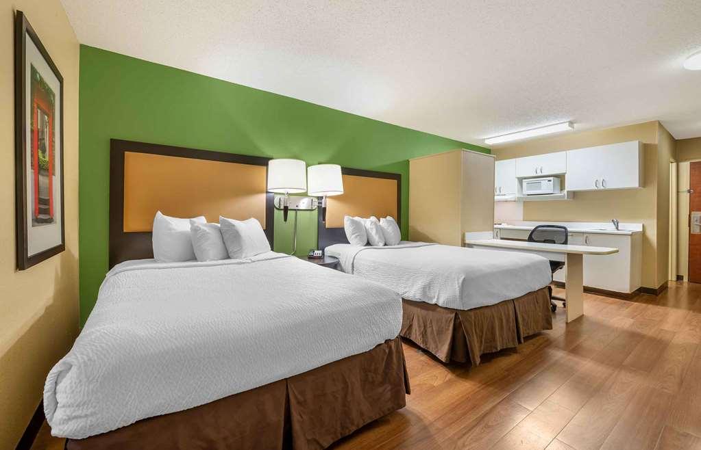 Mainstay Suites Columbus North - Worthington Room photo