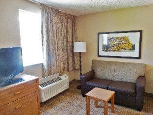 Mainstay Suites Columbus North - Worthington Room photo